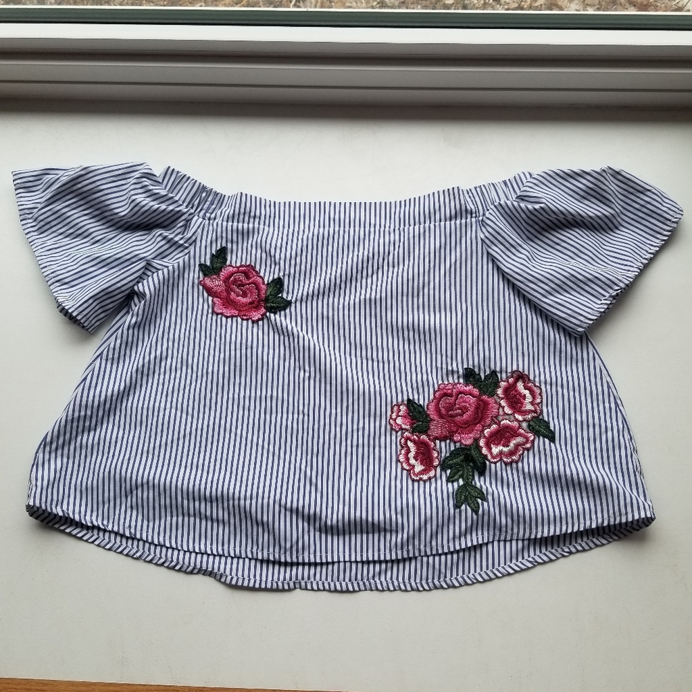 Stylehouse Floral Crop Top